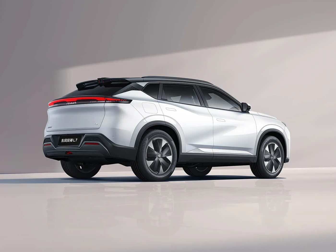 Dongfeng AOOOLUS L7: EV / Phrev Post Sky 5-нишона SUROL TOURSHIOL THINGESTIONSИ НАВ