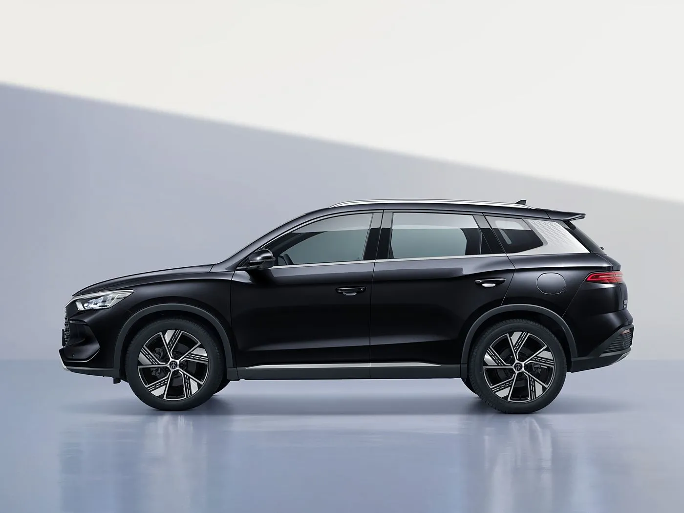 Jud song shro dm-i паймон phrev suv бо гибридҳои дарозии мобилии нерӯи барқ