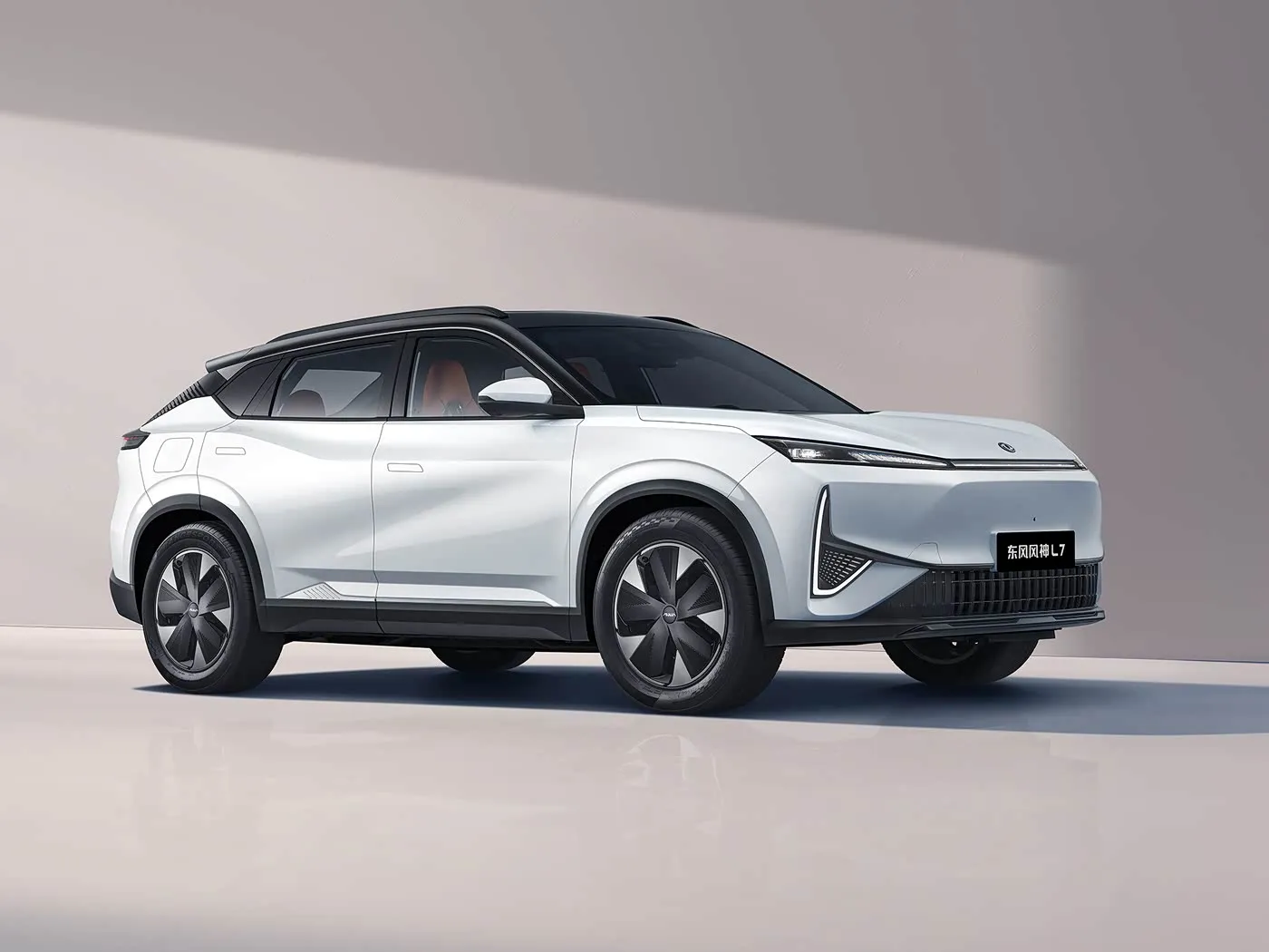 Dongfeng AOOOLUS L7: EV / Phrev Post Sky 5-нишона SUROL TOURSHIOL THINGESTIONSИ НАВ