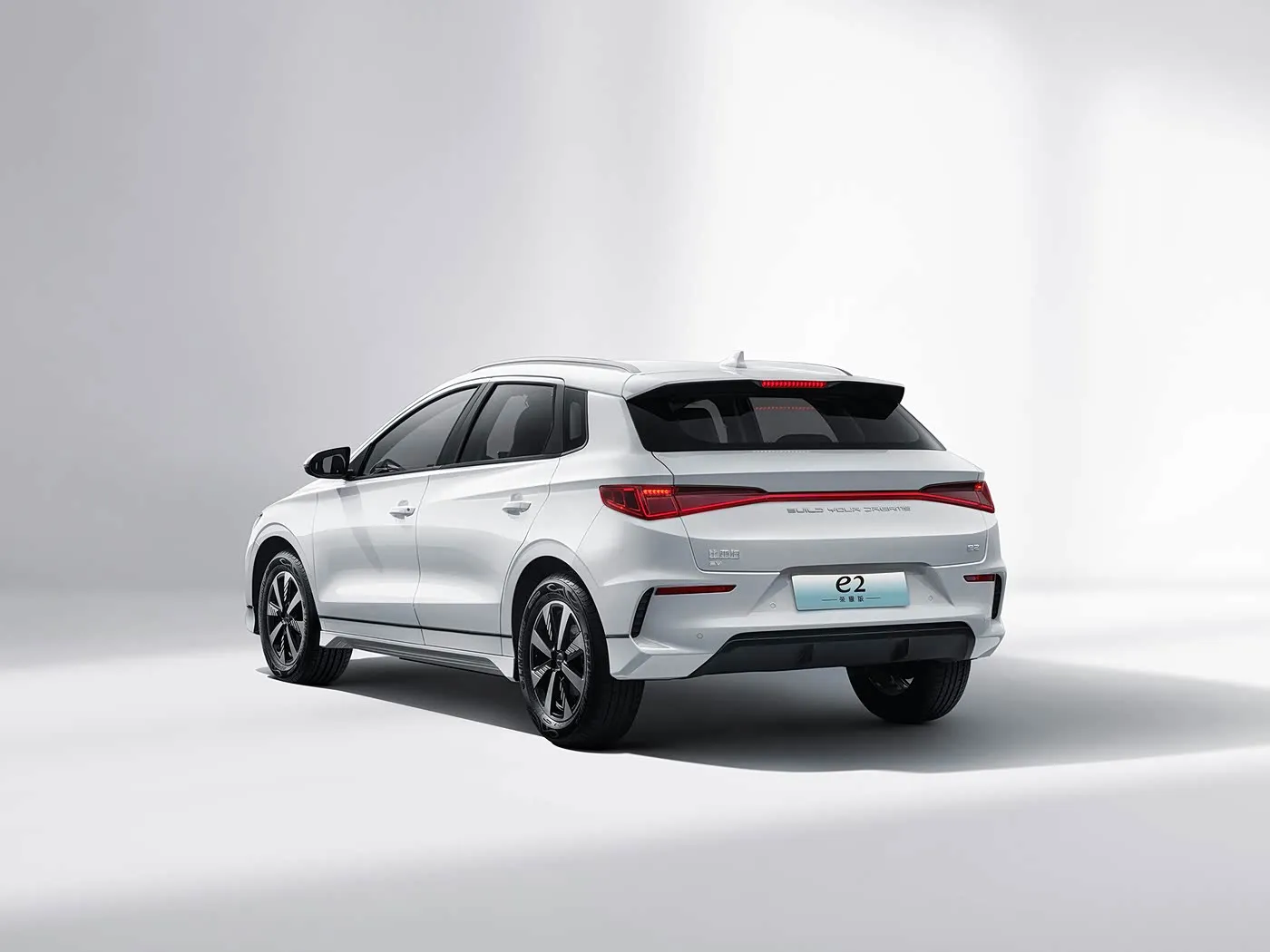 BYD E2 Luxury Electric EV Sedan SUV Hatchback Мошини рули чап бо муҳаррики батареяи литийӣ Мошини нави энергетикии Чин