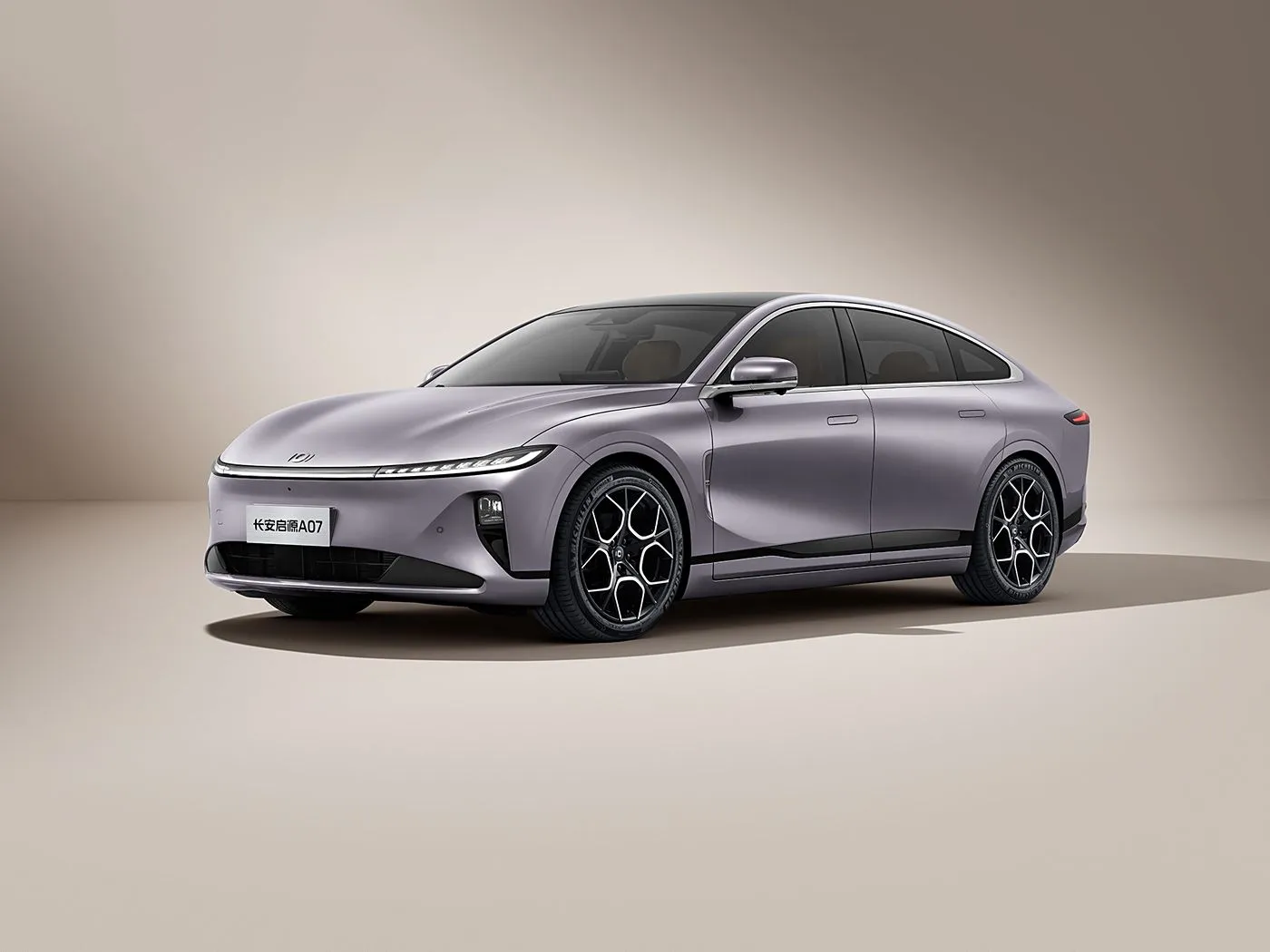 Changanat Qiyuan a07 evbrid evand News аз Чин аз Чин 1200 км