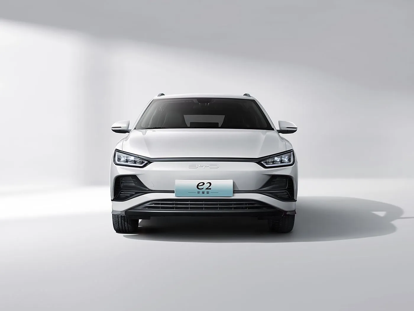 BYD E2 Luxury Electric EV Sedan SUV Hatchback Мошини рули чап бо муҳаррики батареяи литийӣ Мошини нави энергетикии Чин