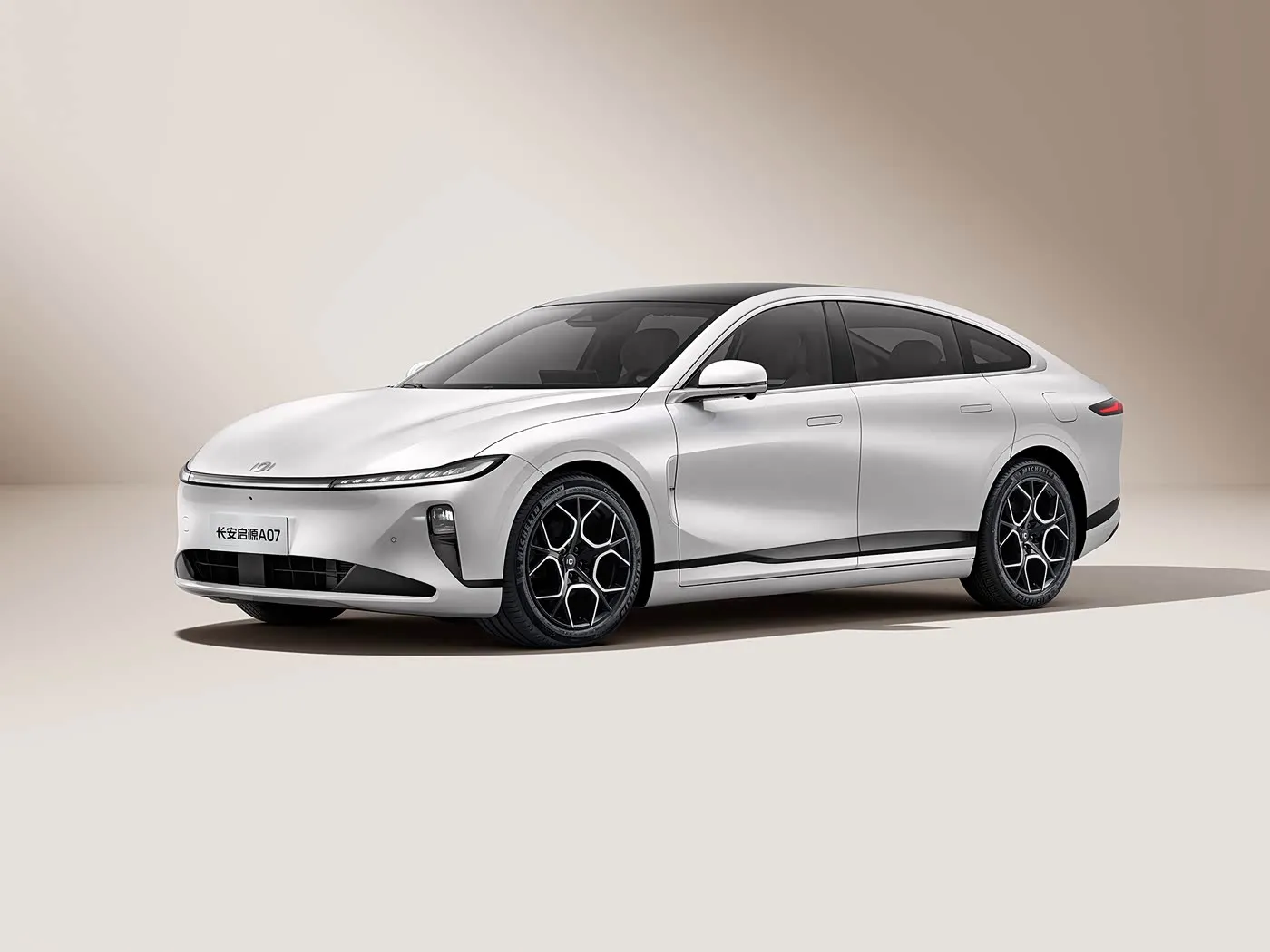 Changanat Qiyuan a07 evbrid evand News аз Чин аз Чин 1200 км