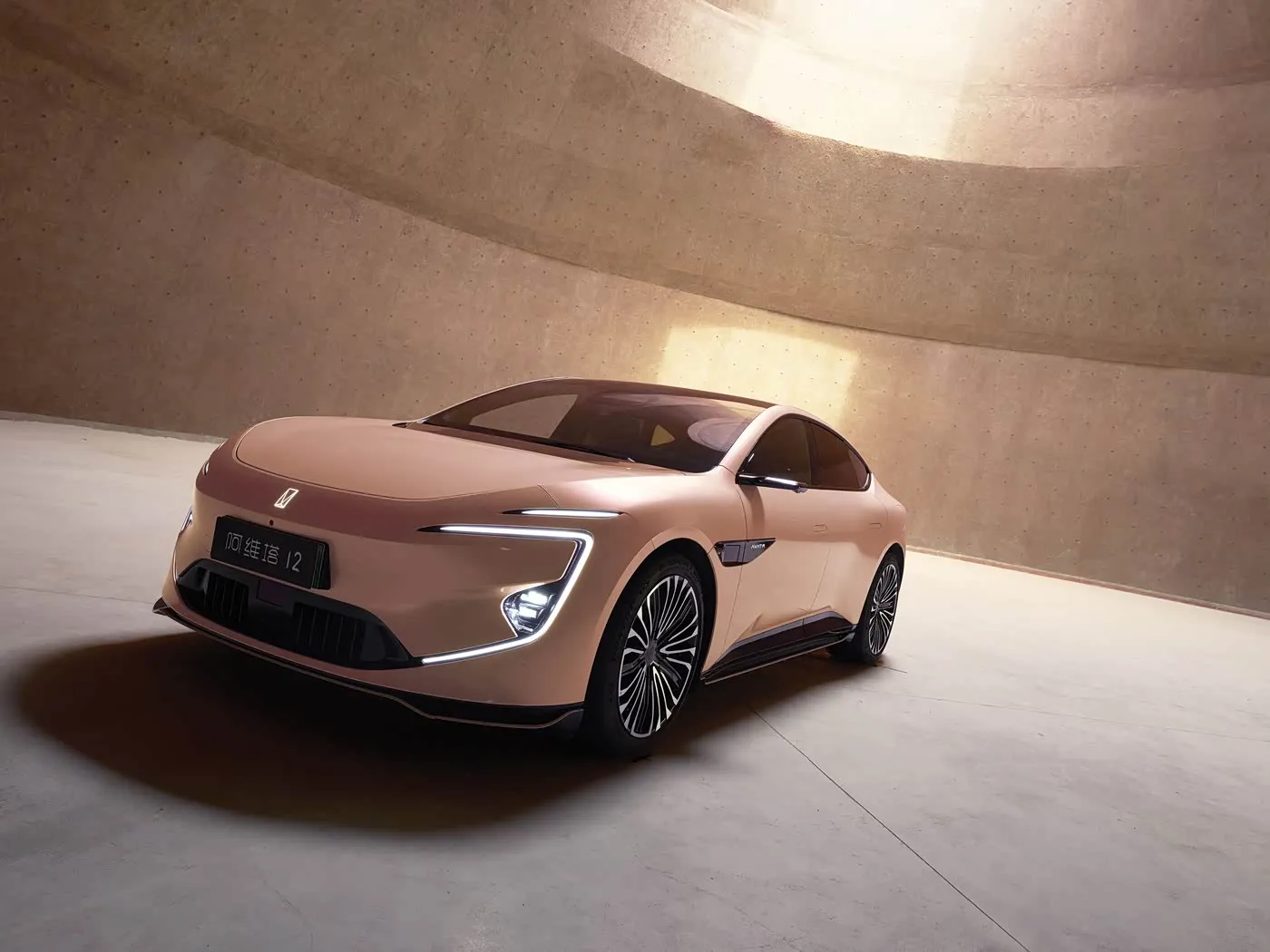 Avita 12 Royal Theatre Edition Мошини электрикии SUV Luxury Pure Electric бо ADS 3.0 барои таҷрибаи олии ронандагӣ