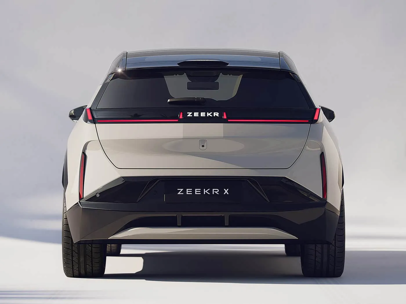 Беҳтарин арзиши SUV барои пул Zeekr X Мошини нави энергетикӣ бо суръати 190 км/соат иҷрои бисёрҷониба дар буҷет