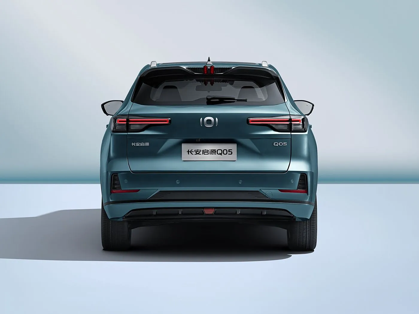 Changan NEVO Q05 гибридии электрикии SUV қуттии худкори 5-дари 5-курсии чармии дохилии чап аз чап