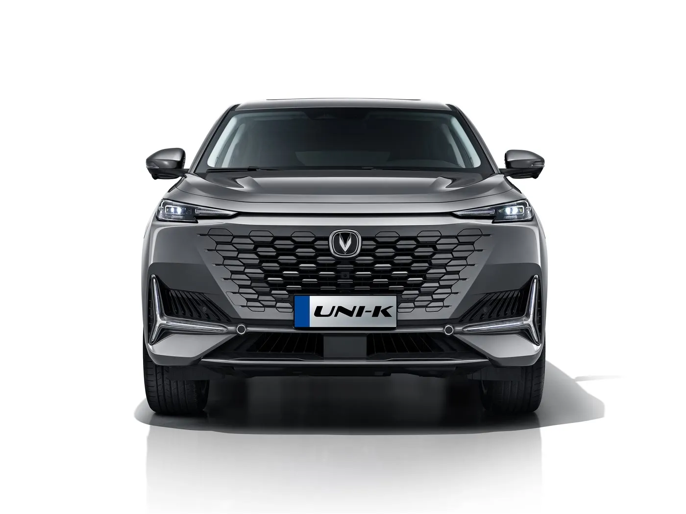 BYD E2 Luxury Electric EV Sedan SUV Hatchback Мошини рули чап бо муҳаррики батареяи литийӣ Мошини нави энергетикии Чин