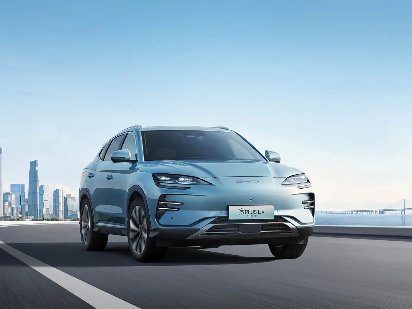 BYD Song Plus SUV худкори AWD бо камераи паси курсиҳои чармии гибридии сӯзишвории рули чап