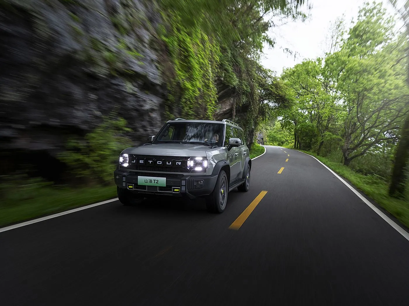 Jetour T2 SUV Hybrid Version Euro VI Навоварии Light Turbo ACC Қуттии редуксияи худкори чармии Рули чап