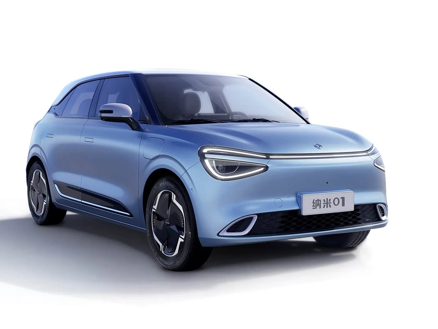 Dongfeng Nami 01 SUV пурраи барқии паймоне, ки баландсуръати дарозмуддати Smart EV барои сафарҳои шаҳрӣ ва оилавӣ мебошад