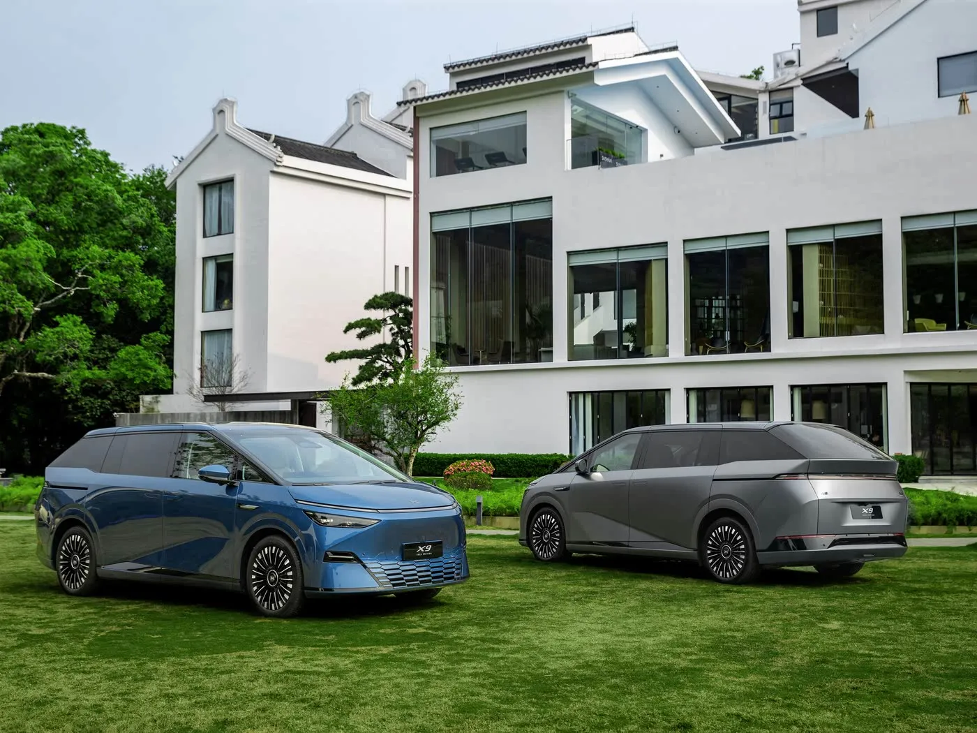 Xpeng X9 Desks Live MPV SUV SUN SUN SUN SEAD Нархи рақобатпазирии сабуки барқ