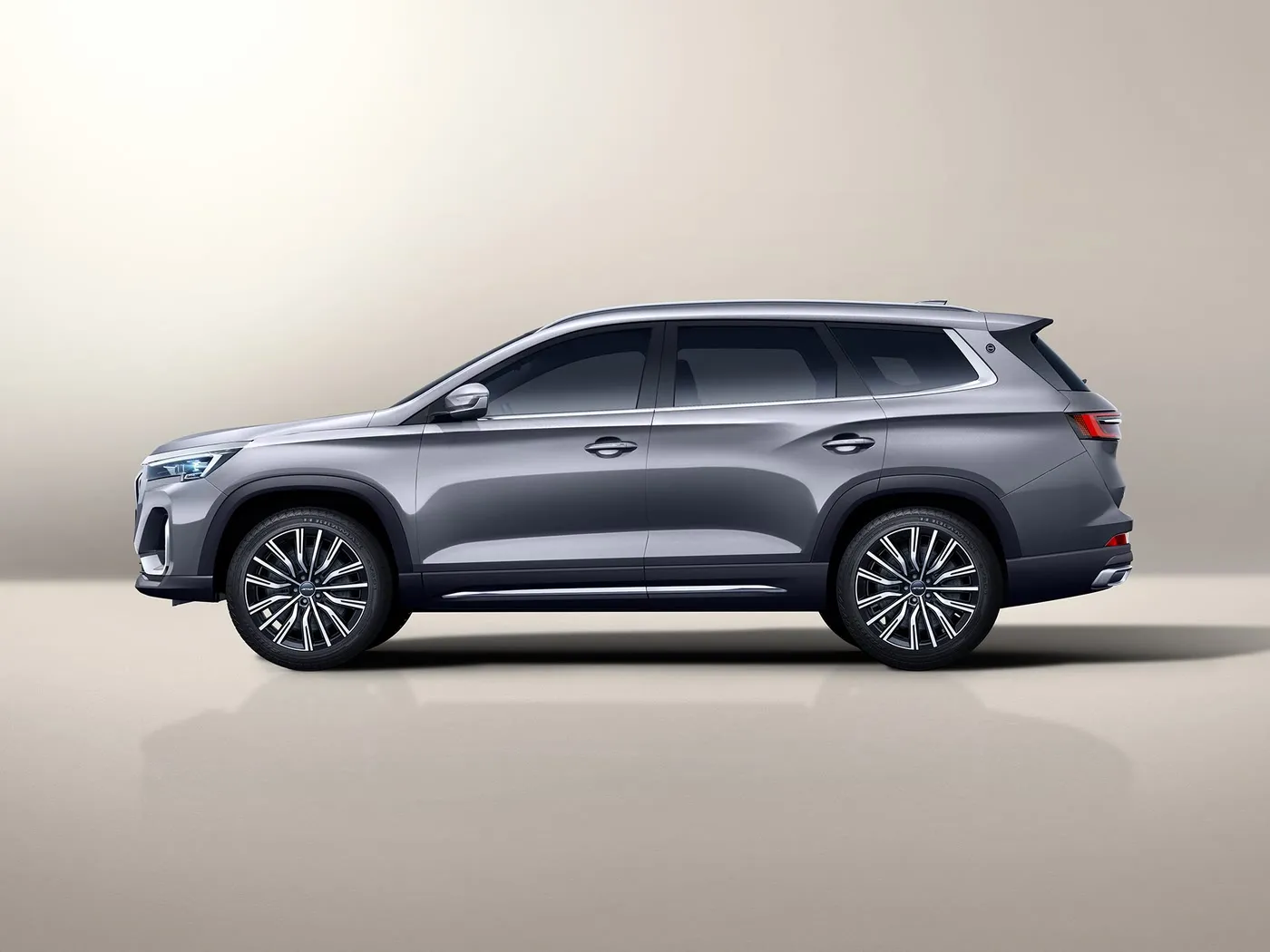 Бренди нави Chery Jetour X90 PLUS SUV Drive Automatic Euro VI Хӯлаи курсиҳои чармии сақф