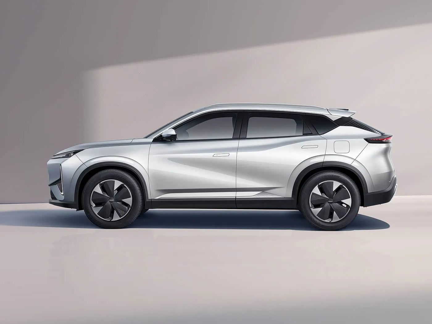 Dongfeng AOOOLUS L7: EV / Phrev Post Sky 5-нишона SUROL TOURSHIOL THINGESTIONSИ НАВ