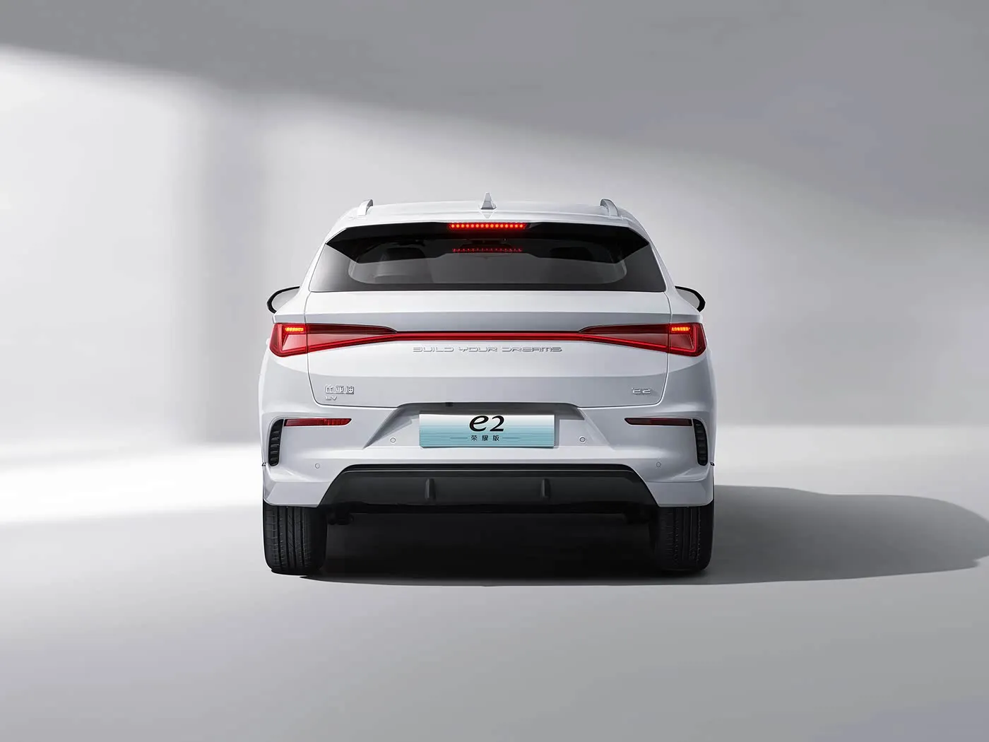 BYD E2 Luxury Electric EV Sedan SUV Hatchback Мошини рули чап бо муҳаррики батареяи литийӣ Мошини нави энергетикии Чин