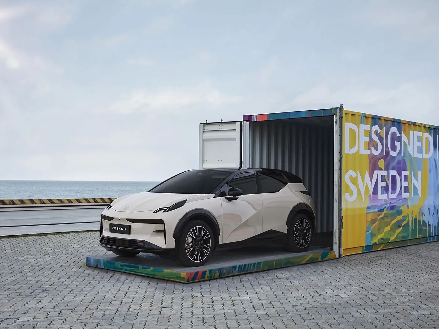 Беҳтарин арзиши SUV барои пул Zeekr X Мошини нави энергетикӣ бо суръати 190 км/соат иҷрои бисёрҷониба дар буҷет