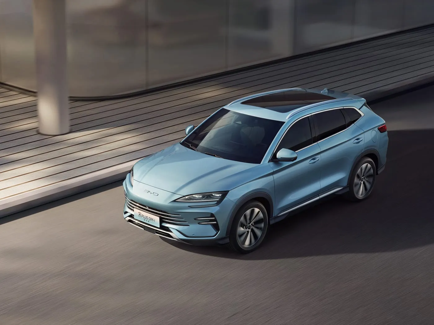 BYD Song Plus SUV худкори AWD бо камераи паси курсиҳои чармии гибридии сӯзишвории рули чап