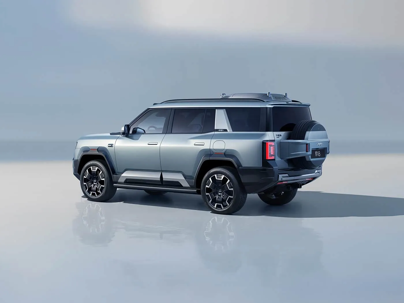 BYD Leopard 8 Luxury PHEV SUV 505HP SUV Advanced Off-Road SUV 2.0T Plug-in Hybrid SUV бо технологияи шасси абрӣ